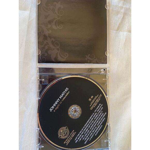 Johnny mathis signed cd - Picture 3 of 4